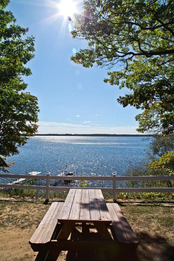 Cabin #2 - M Den Cabin Carp Lake Екстериор снимка